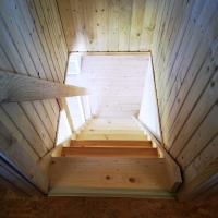 Treppe vom Schlafbereich in den Wohnbereich