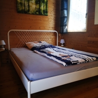 Schlafzimmer im Erdgeschoss, Bett 140x200cm